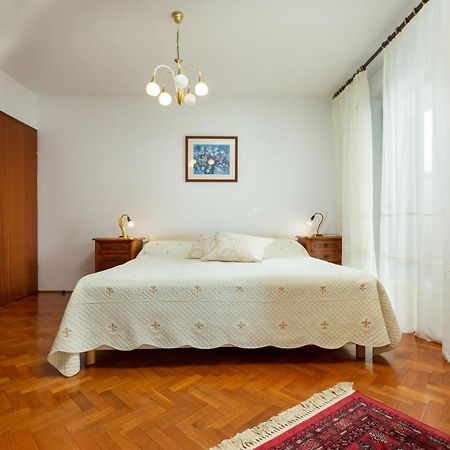 Holiday Apartment Suzana ロヴィニ エクステリア 写真