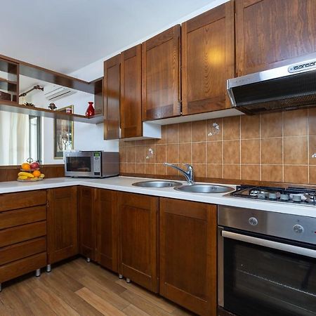 Holiday Apartment Suzana ロヴィニ エクステリア 写真