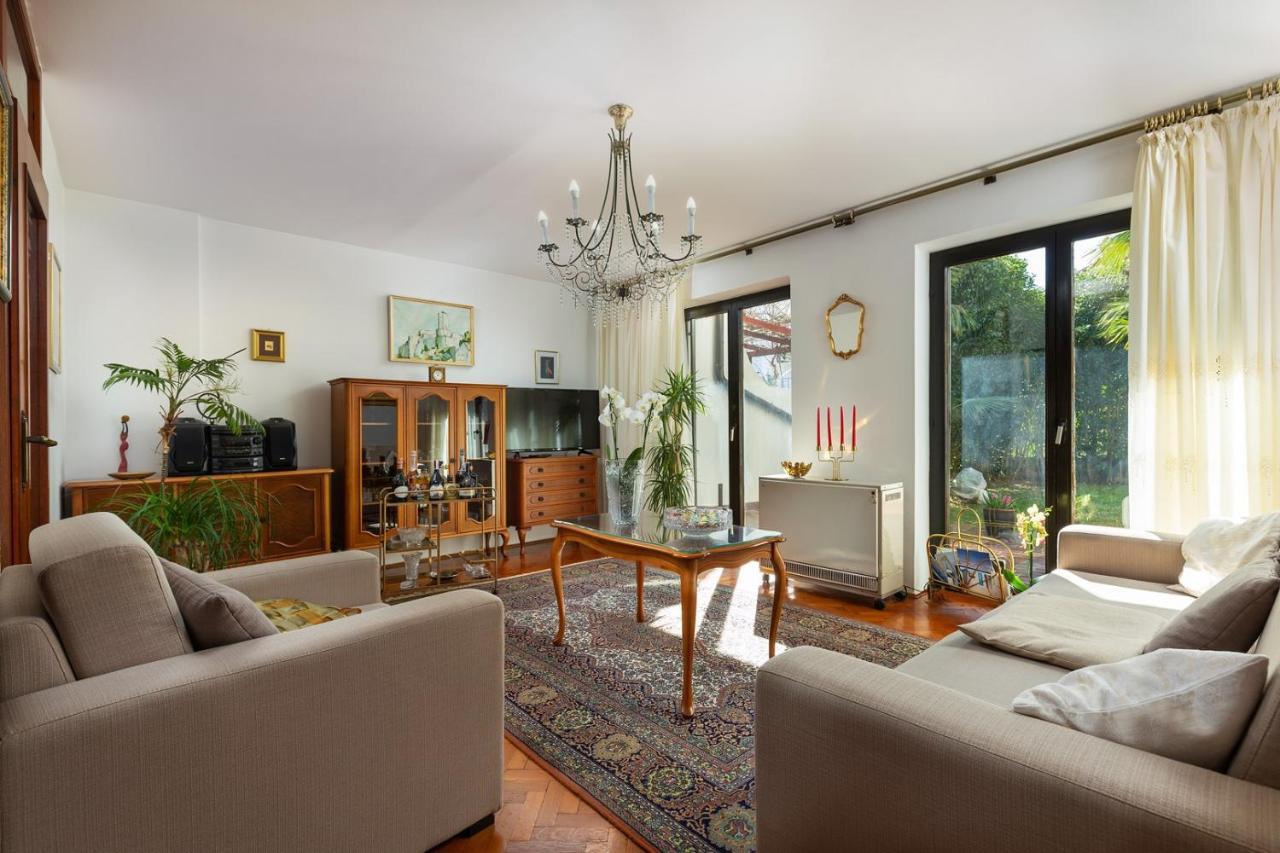 Holiday Apartment Suzana ロヴィニ エクステリア 写真