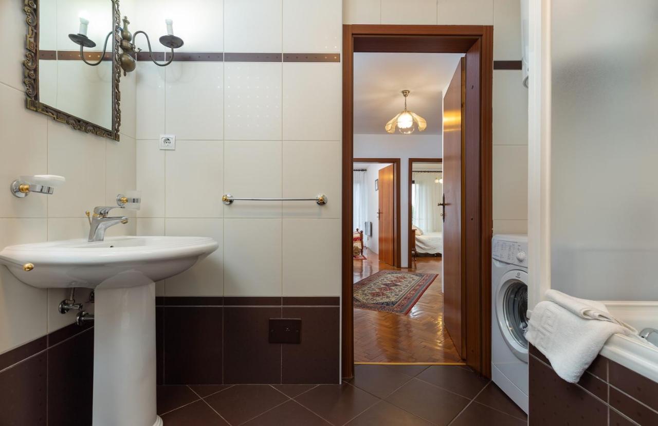 Holiday Apartment Suzana ロヴィニ エクステリア 写真