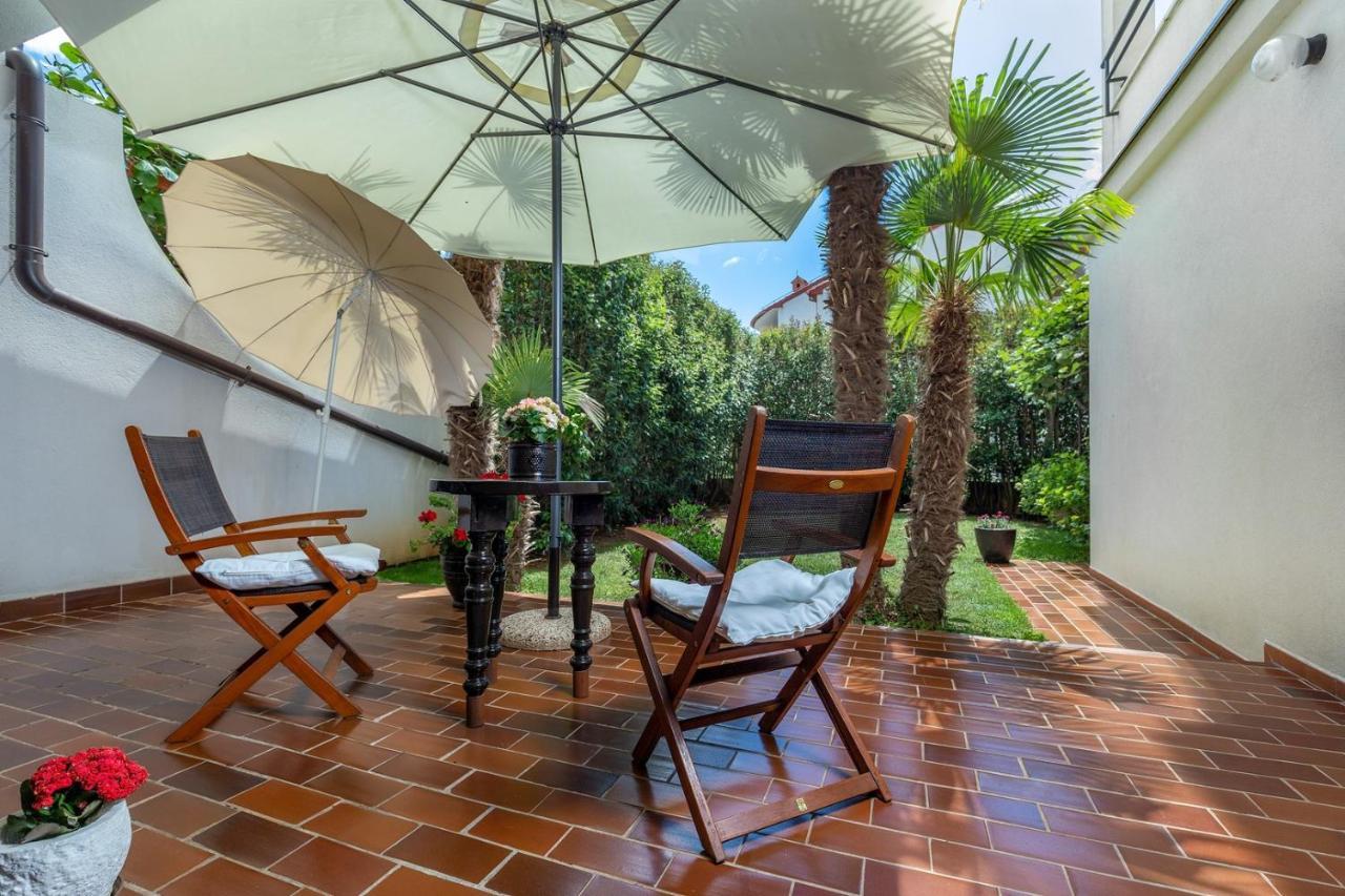 Holiday Apartment Suzana ロヴィニ エクステリア 写真