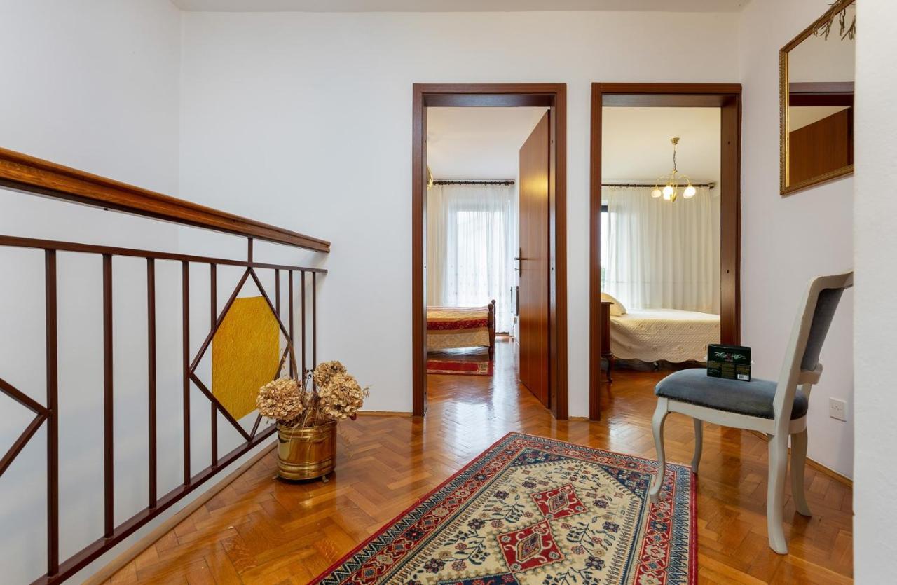 Holiday Apartment Suzana ロヴィニ エクステリア 写真