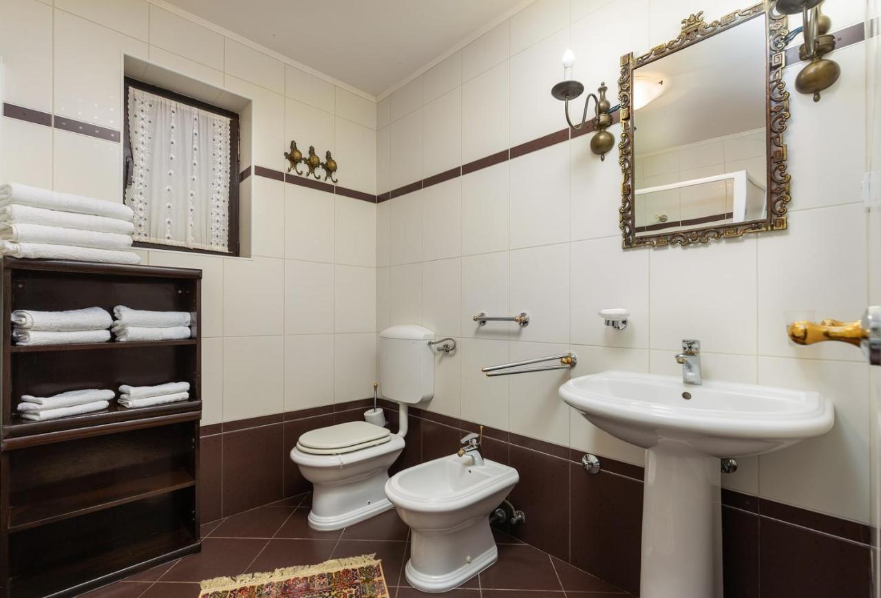 Holiday Apartment Suzana ロヴィニ エクステリア 写真