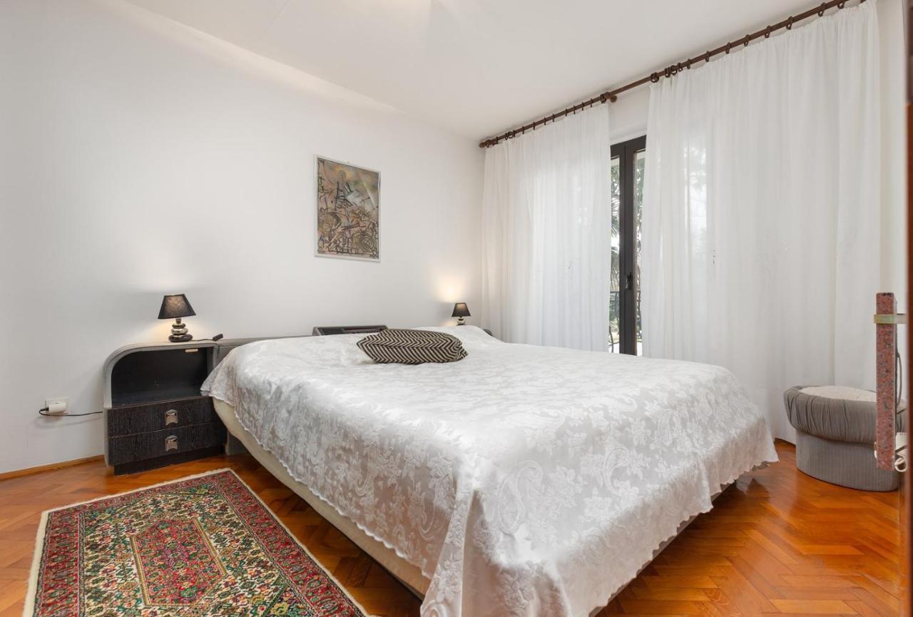 Holiday Apartment Suzana ロヴィニ エクステリア 写真