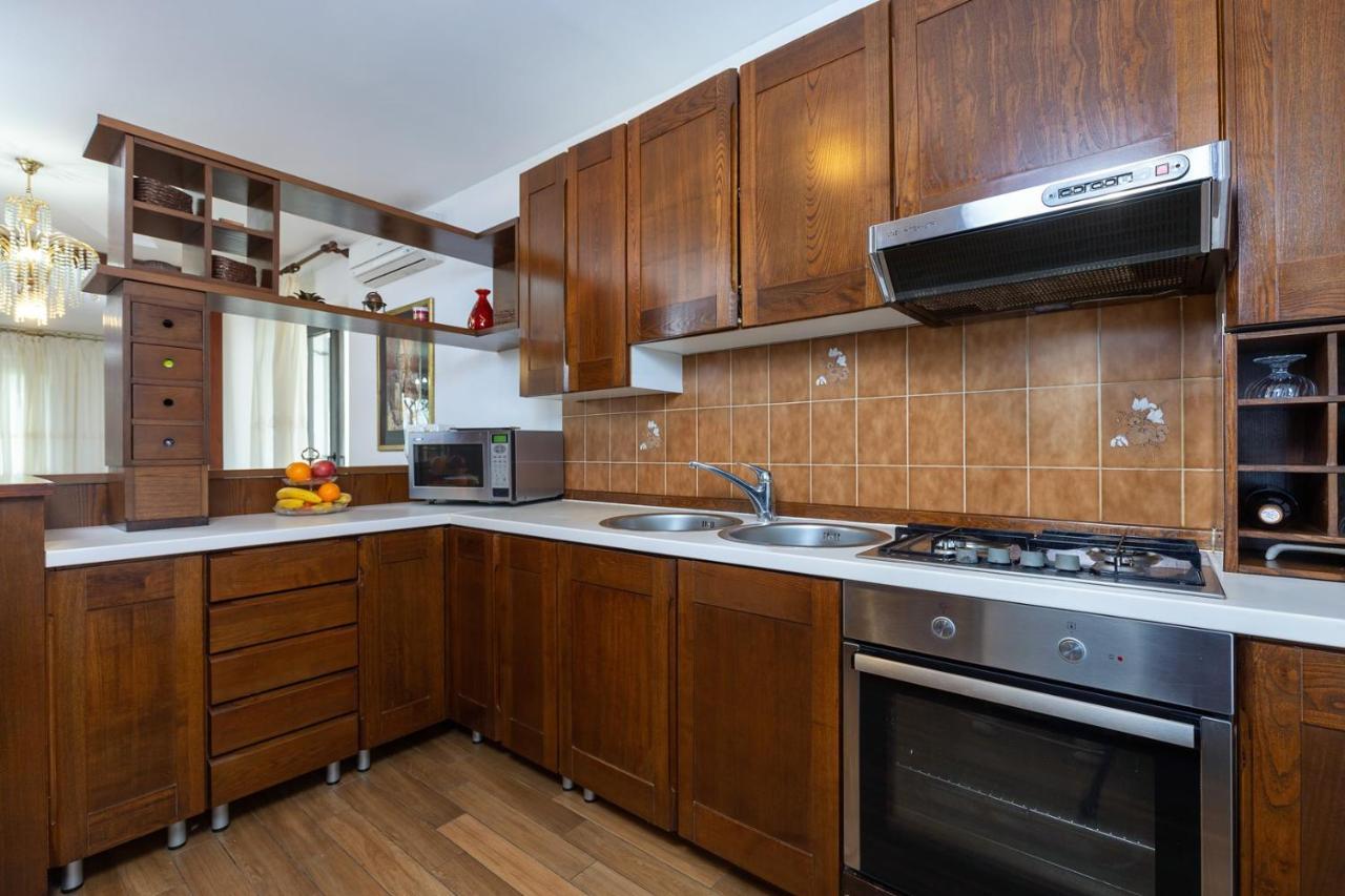 Holiday Apartment Suzana ロヴィニ エクステリア 写真